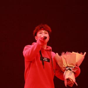 美女自扒内内图
